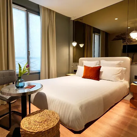 Le Katorze ホテル パリ