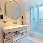 Hotel Le Katorze Parijs